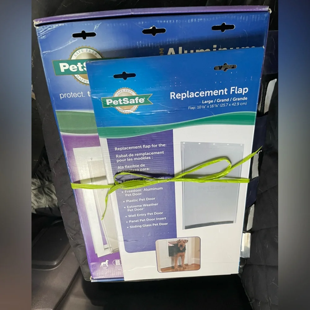 PetSafe Freedom Aluminum Pet Door and Replacement Flap, NWT